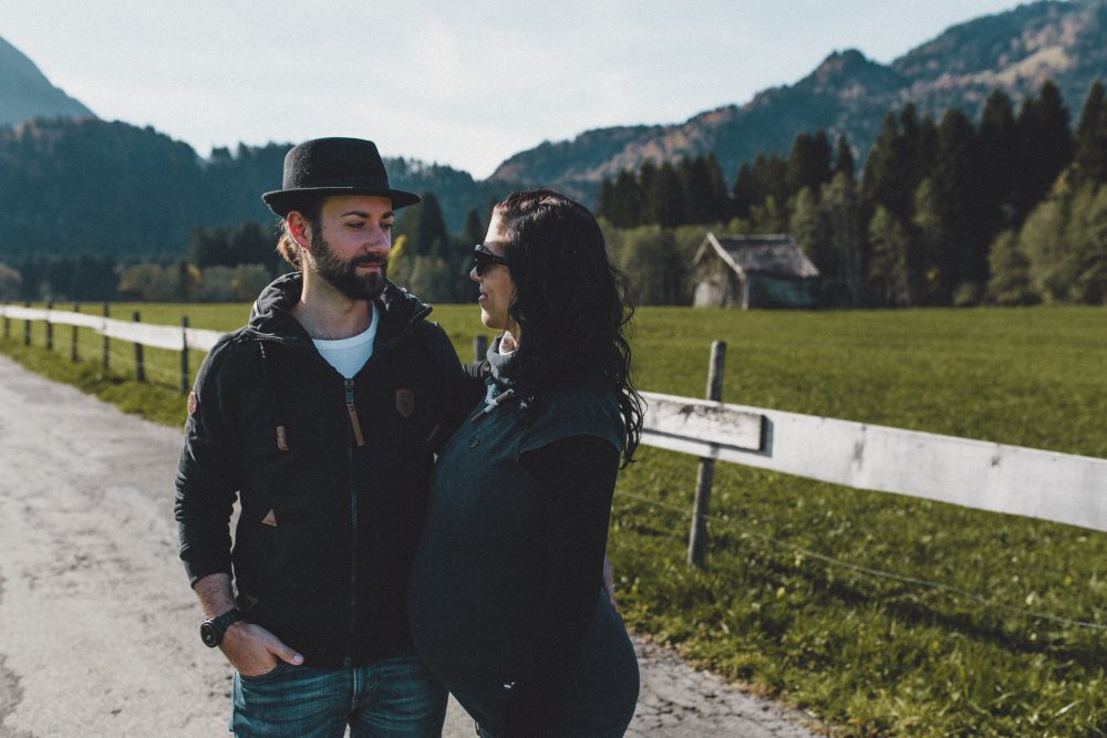 Babybauchshooting im herbstlichen Oberstdorf