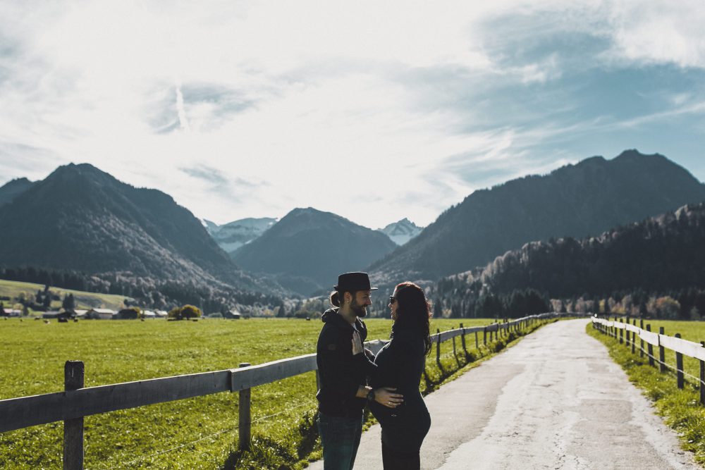 Babybauchshooting im herbstlichen Oberstdorf