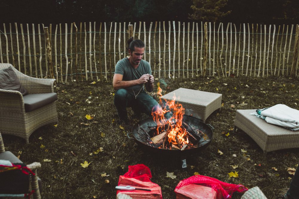 Herbstfeuer und Kochen mit der Peka im Garten