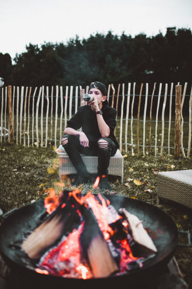 Herbstfeuer und Kochen mit der Peka im Garten
