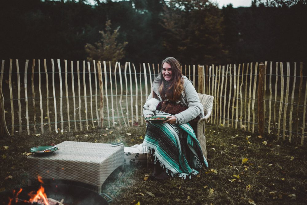 Herbstfeuer und Kochen mit der Peka im Garten