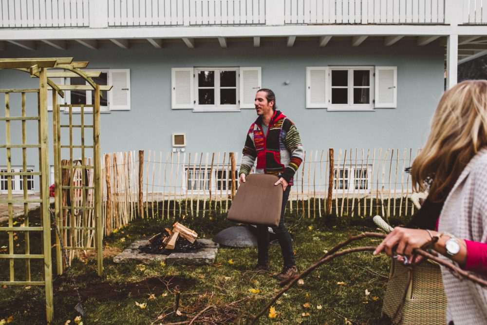Herbstfeuer und Kochen mit der Peka im Garten