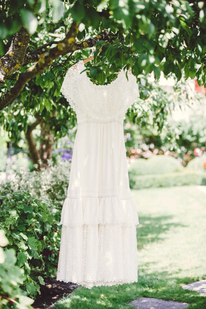 Barfuß Hippie Scheunen-Hochzeit in der alten Tenne bei Moosinning