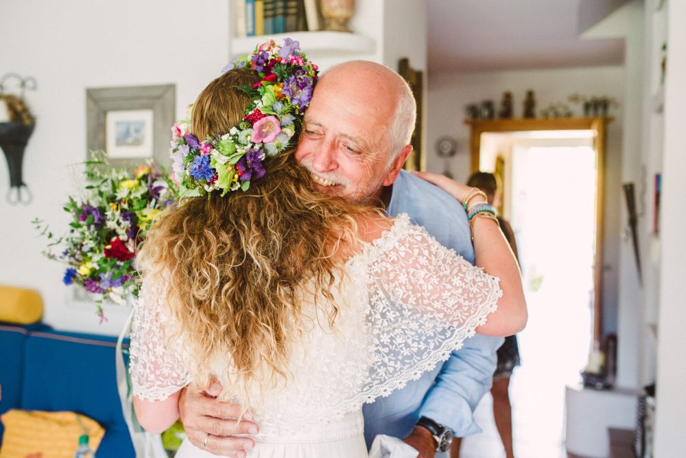 Barfuß Hippie Scheunen-Hochzeit in der alten Tenne bei Moosinning