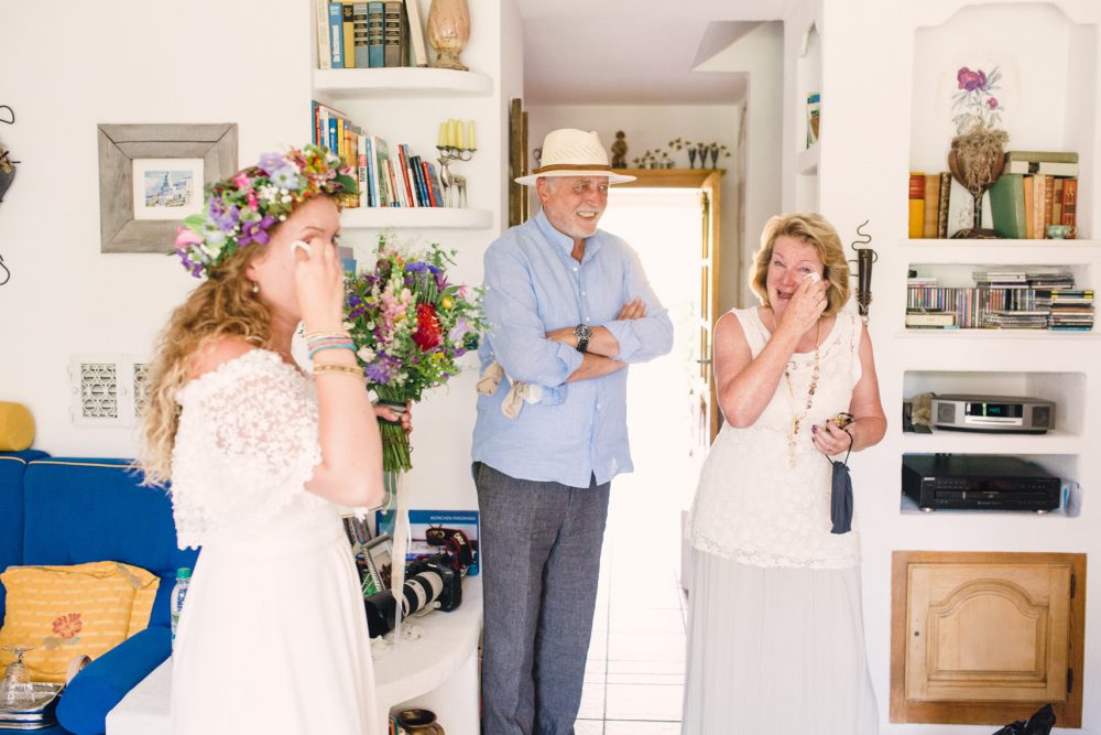 Barfuß Hippie Scheunen-Hochzeit in der alten Tenne bei Moosinning