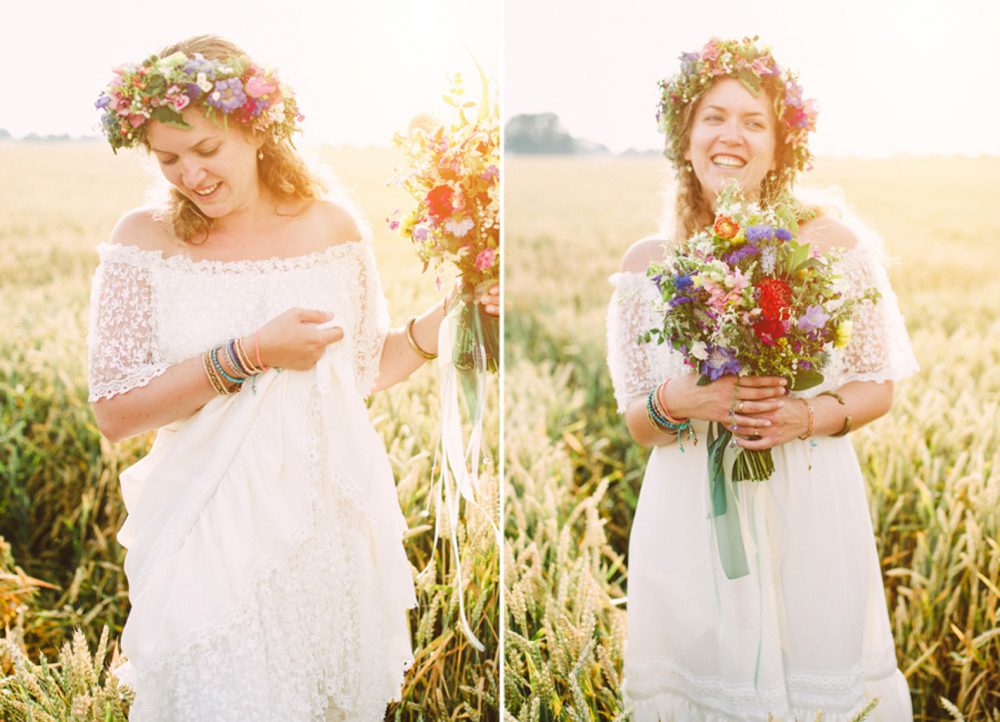 Barfuß Hippie Scheunen-Hochzeit in der alten Tenne bei Moosinning