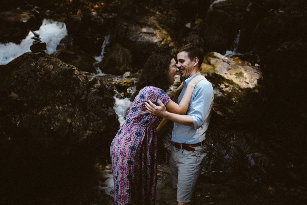 Engagement Shooting zwischen Wasserfällen