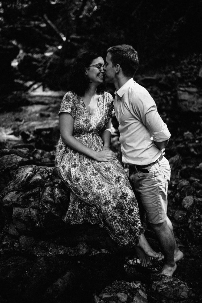 Engagement Shooting zwischen Wasserfällen