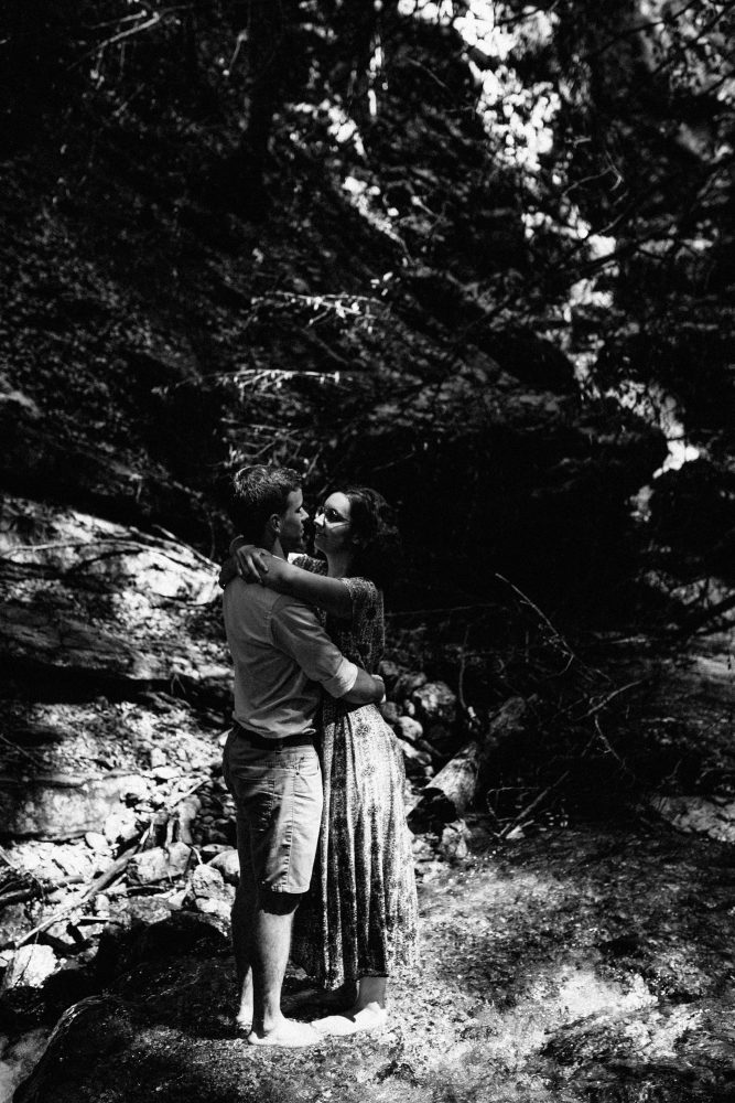 Engagement Shooting zwischen Wasserfällen
