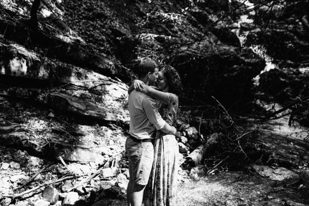 Engagement Shooting zwischen Wasserfällen