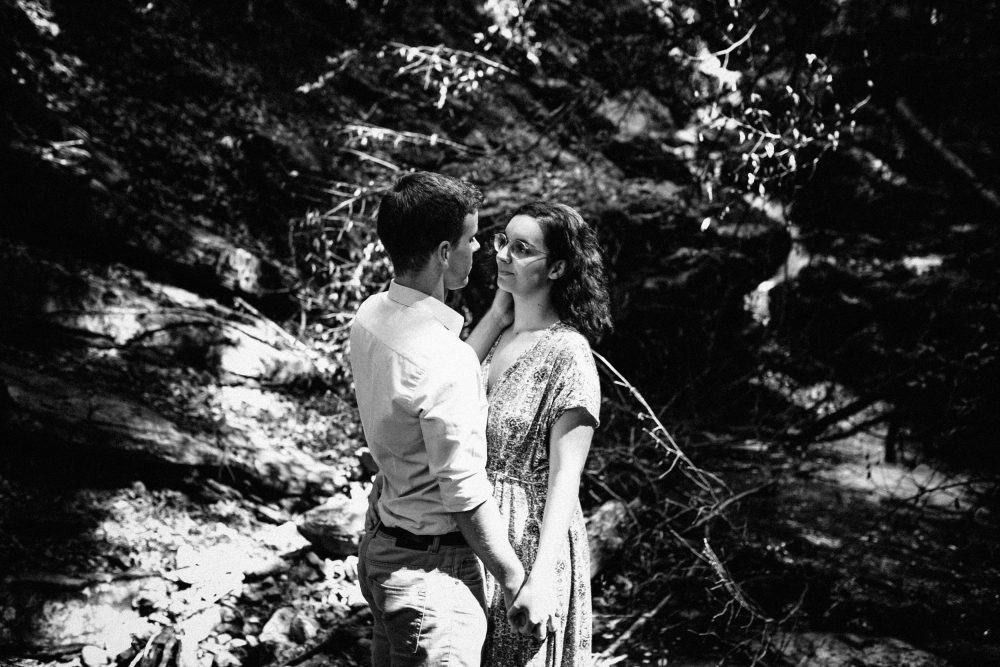 Engagement Shooting zwischen Wasserfällen