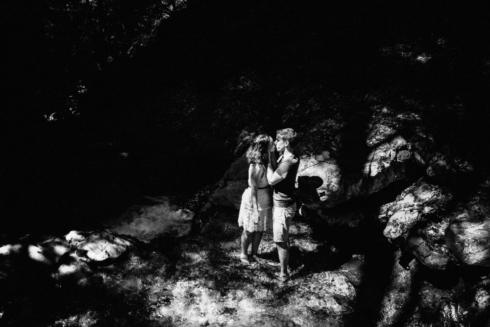 Engagement Shooting zwischen Wasserfällen